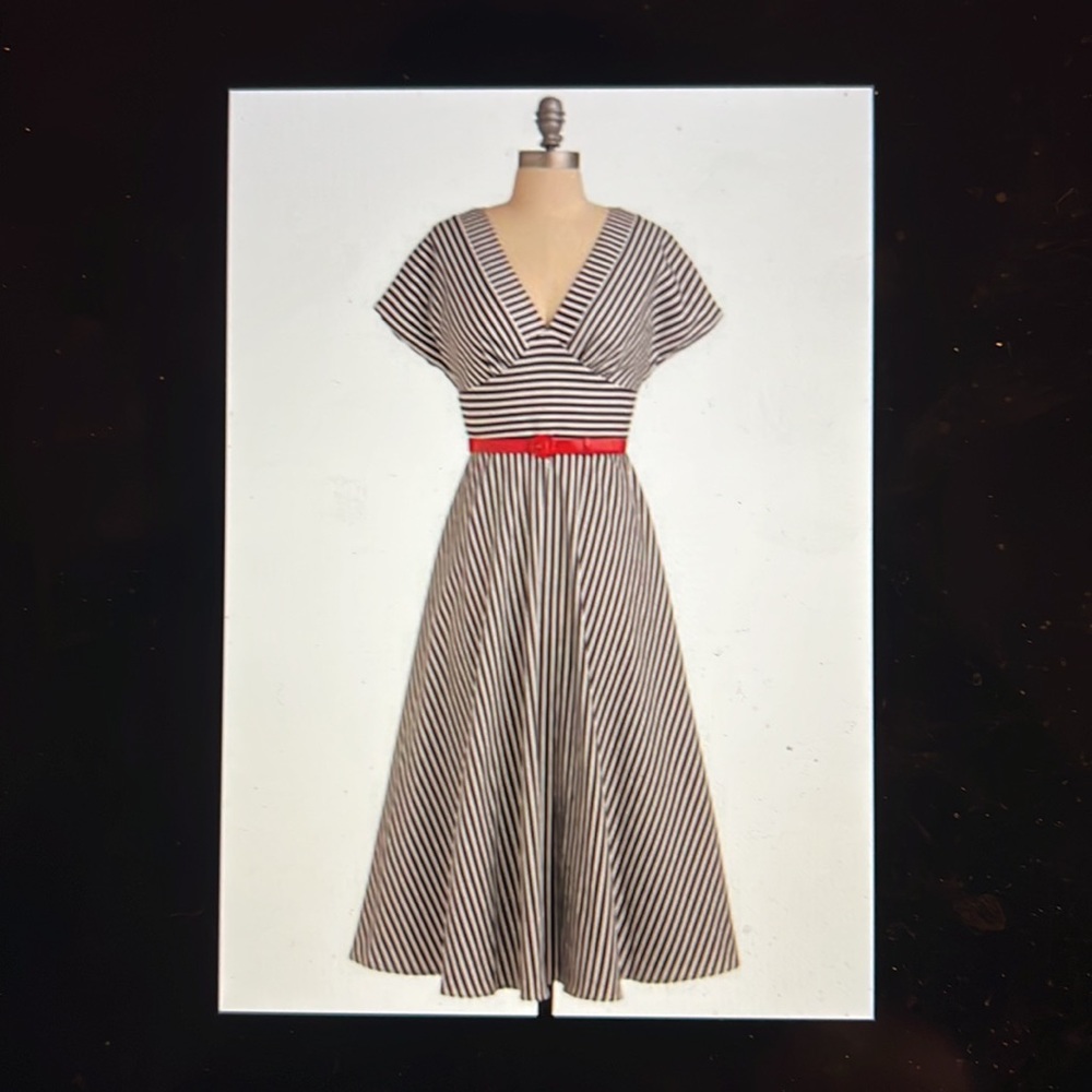 Maggy London striped dress with removable belt size 10.